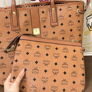 👜MCM Liz Reversible Medium Visetos Tote Bag With Pouch